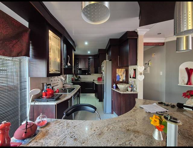 3 BEDROOM HOUSE FOR SALE IN FALCON RIDGE